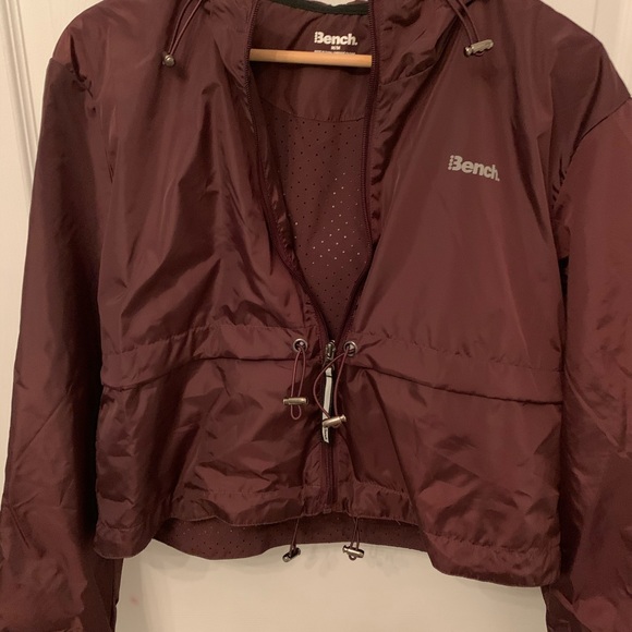 Bench active crop windbreaker - Picture 3 of 3